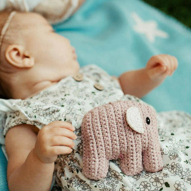 Peeble | Organic Elephant Rattle | Pink